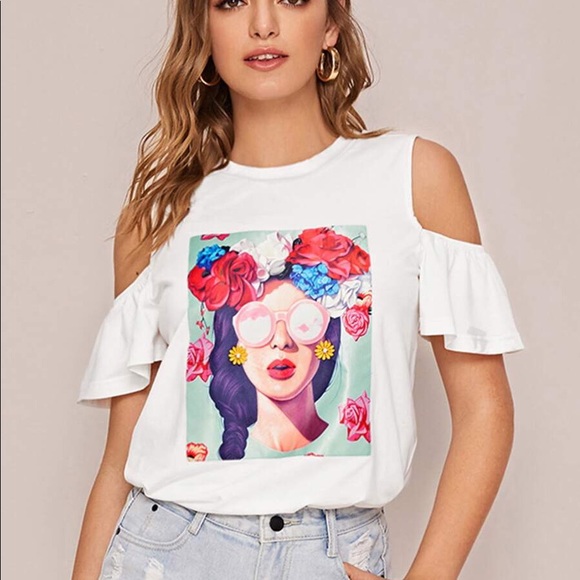 Tops - BNWT Cold Shoulder Graphic Top XL